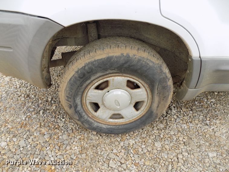 image for item FI9824 2001 Ford Escape SUV