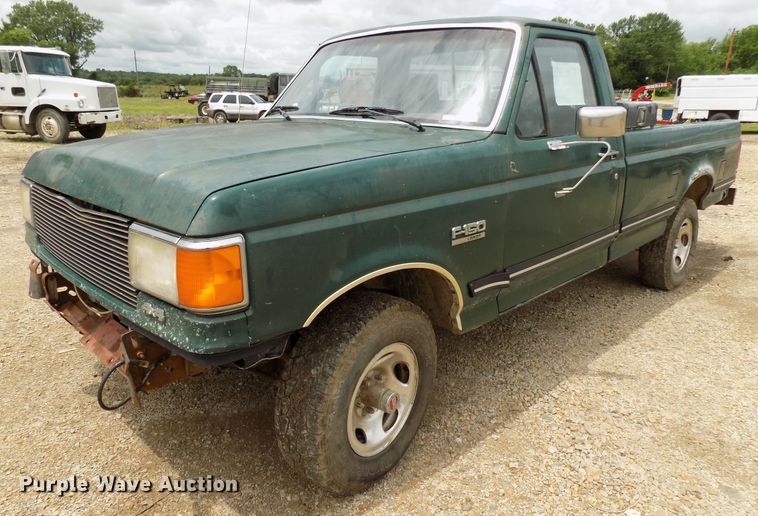 image for item FI9825 1988 Ford F150 pickup truck