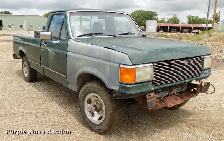 image for item FI9825 1988 Ford F150 pickup truck