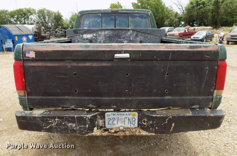 image for item FI9825 1988 Ford F150 pickup truck