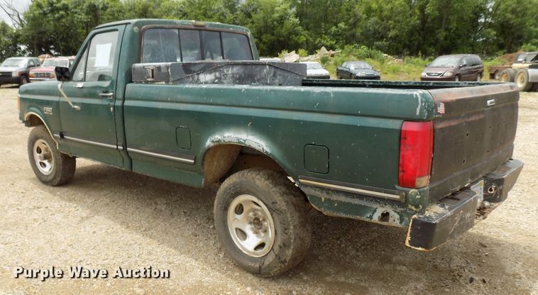 image for item FI9825 1988 Ford F150 pickup truck
