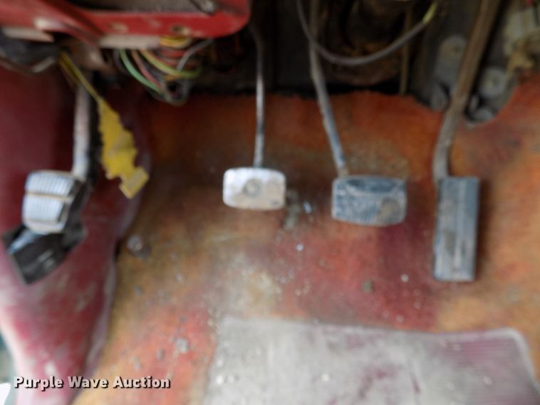 image for item FI9825 1988 Ford F150 pickup truck