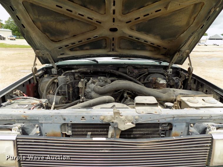 image for item FI9825 1988 Ford F150 pickup truck