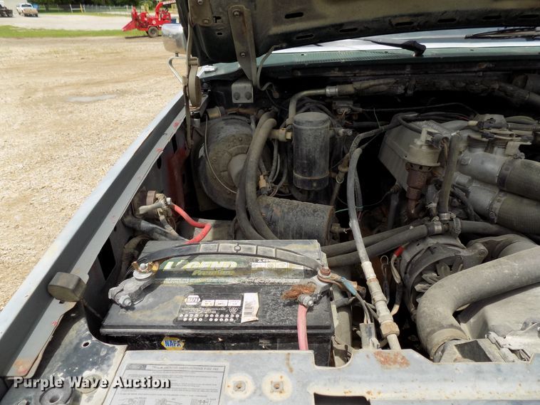 image for item FI9825 1988 Ford F150 pickup truck