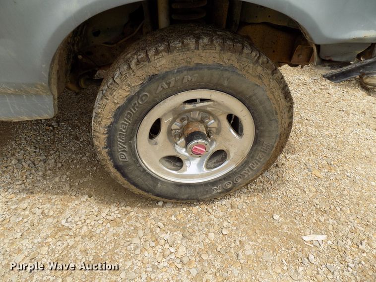 image for item FI9825 1988 Ford F150 pickup truck