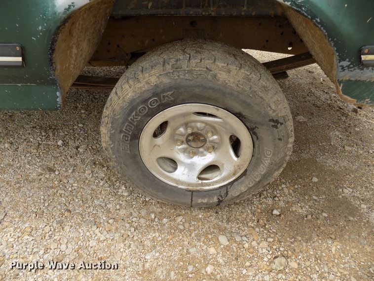 image for item FI9825 1988 Ford F150 pickup truck