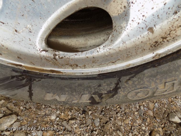 image for item FI9825 1988 Ford F150 pickup truck