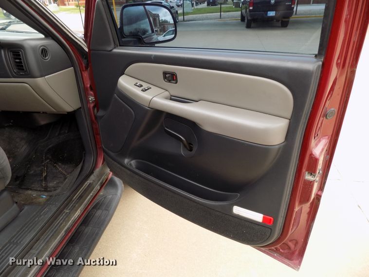 image for item FI9830 2002 Chevrolet Tahoe SUV