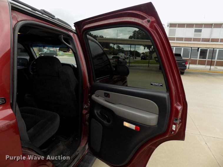 image for item FI9830 2002 Chevrolet Tahoe SUV