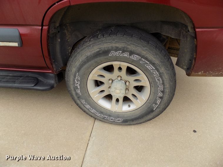 image for item FI9830 2002 Chevrolet Tahoe SUV