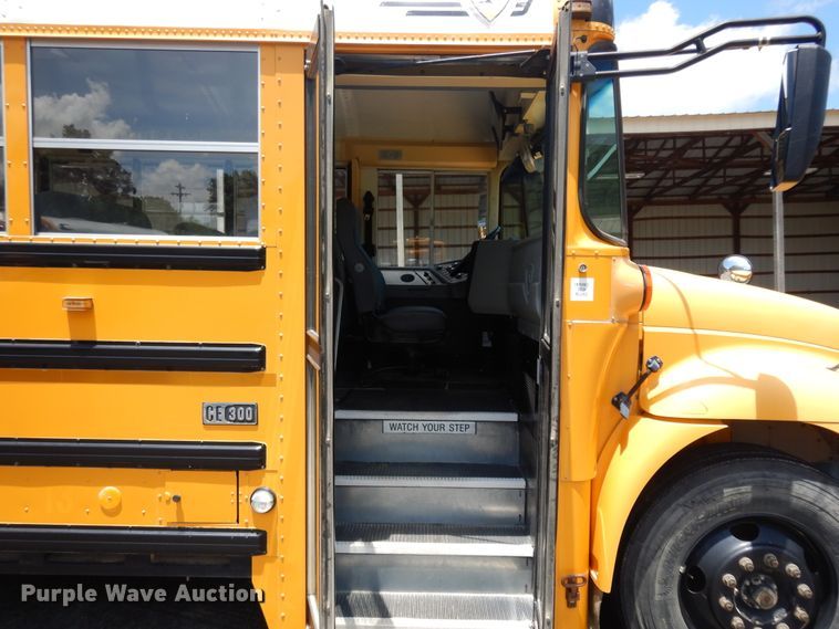 image for item FI9854 2005 International CE300 school bus
