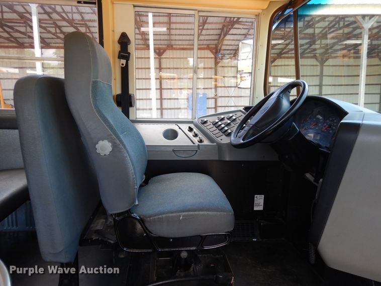 image for item FI9854 2005 International CE300 school bus