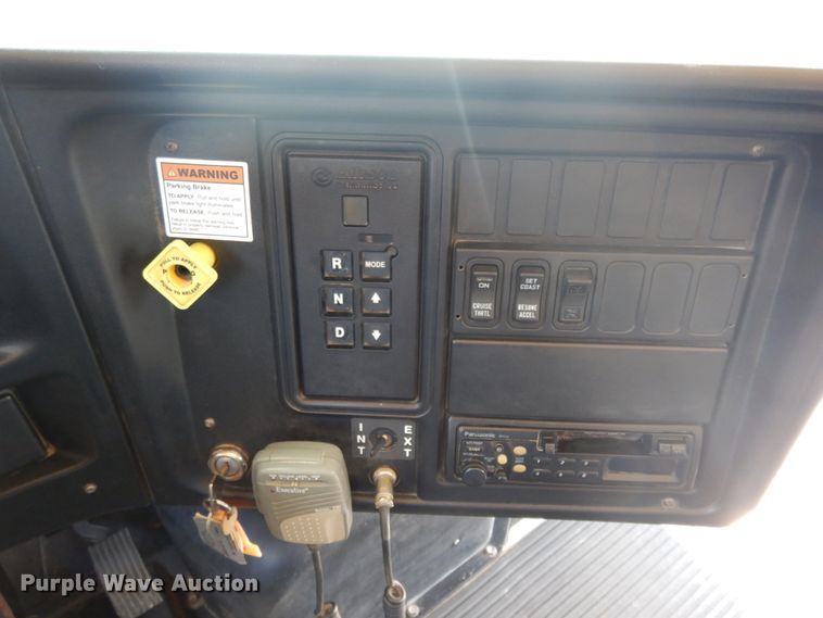 image for item FI9854 2005 International CE300 school bus