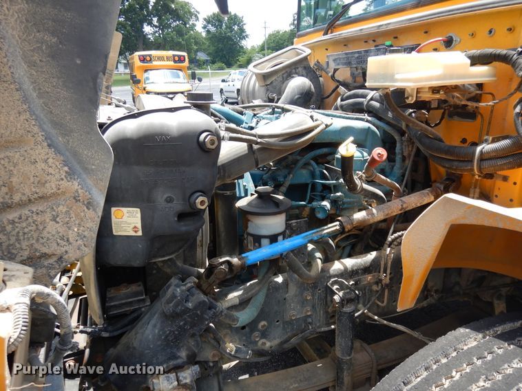 image for item FI9854 2005 International CE300 school bus