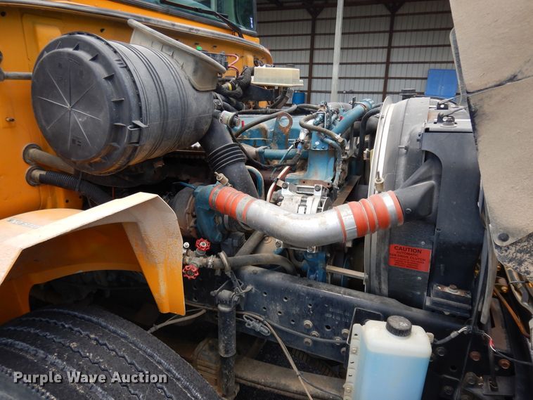 image for item FI9854 2005 International CE300 school bus