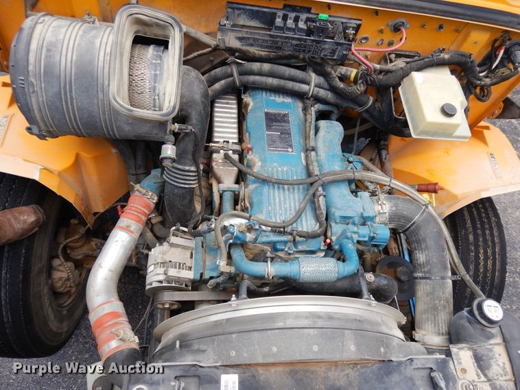 image for item FI9854 2005 International CE300 school bus