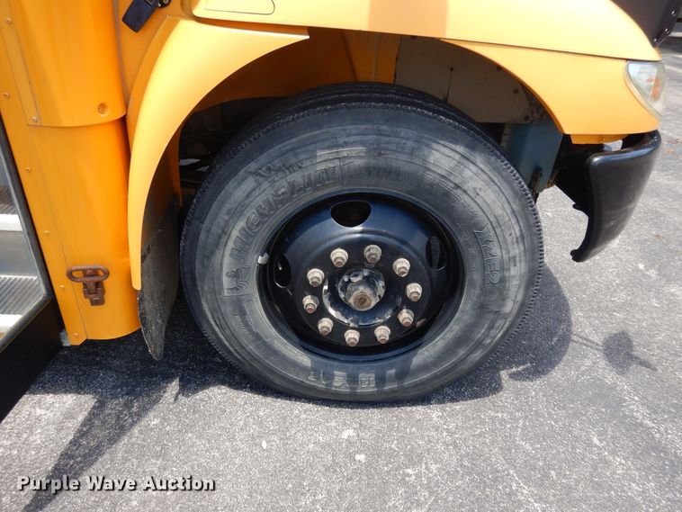image for item FI9854 2005 International CE300 school bus
