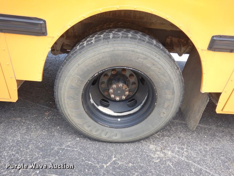 image for item FI9854 2005 International CE300 school bus