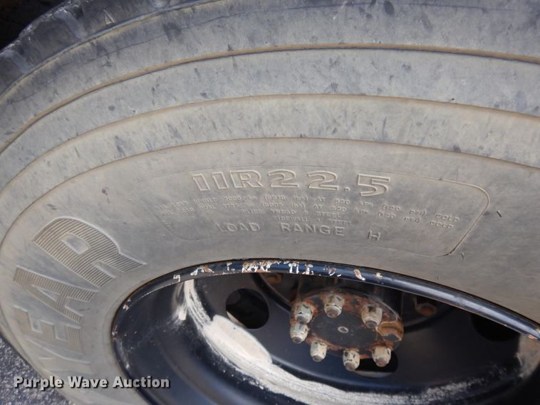 image for item FI9854 2005 International CE300 school bus