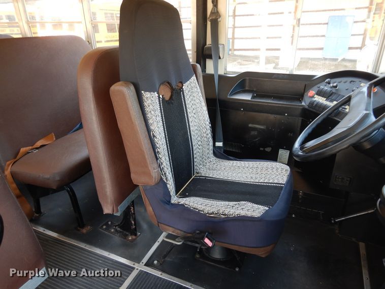 image for item FI9855 1999 International 3800 school bus