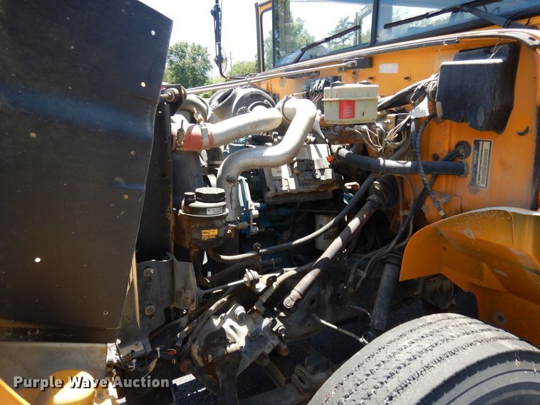 image for item FI9855 1999 International 3800 school bus