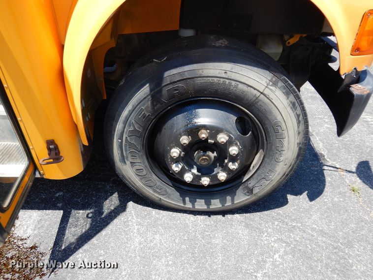 image for item FI9855 1999 International 3800 school bus