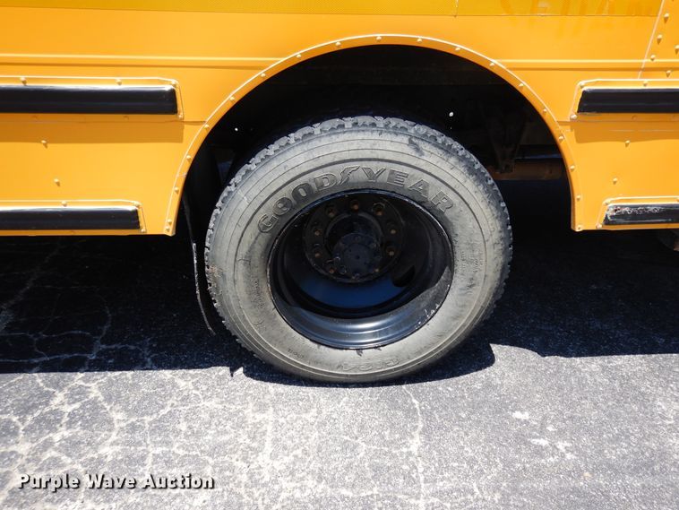 image for item FI9855 1999 International 3800 school bus