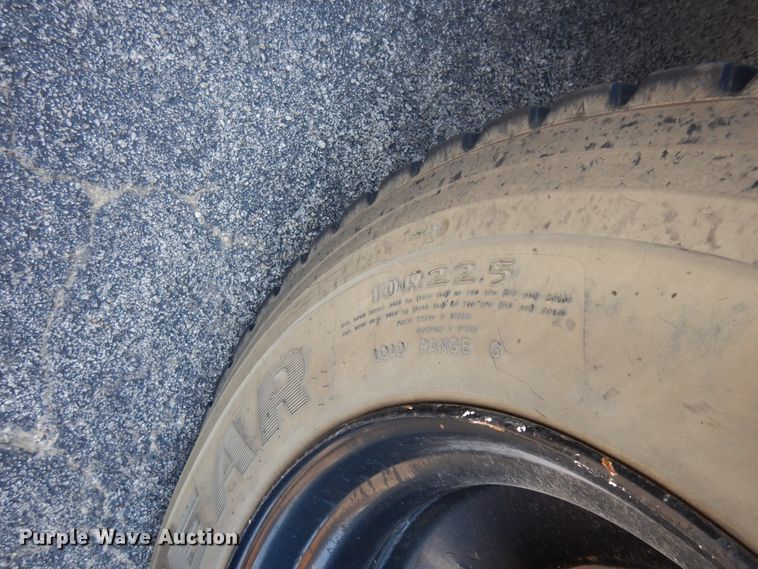 image for item FI9855 1999 International 3800 school bus