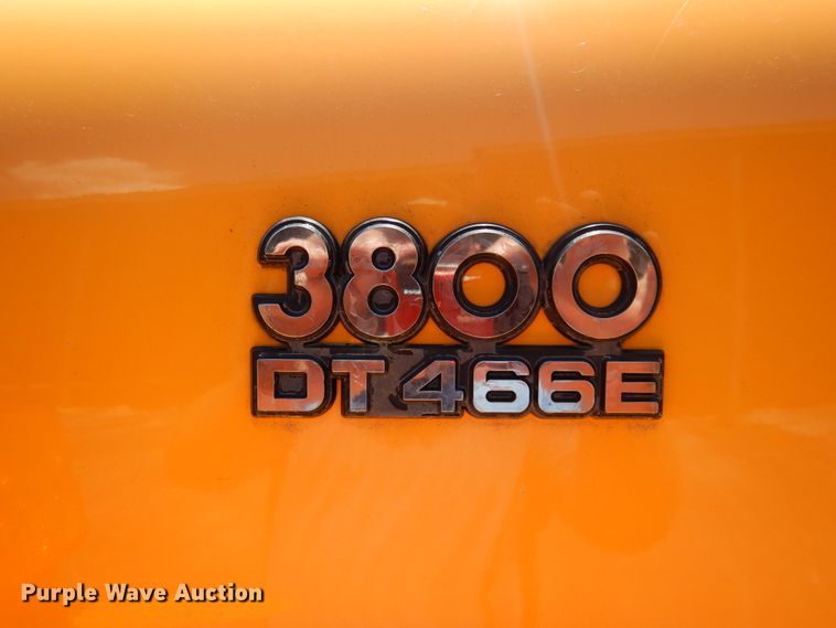 image for item FI9855 1999 International 3800 school bus