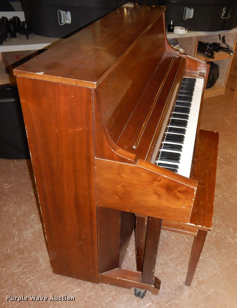 image for item FI9858 (2) upright pianos