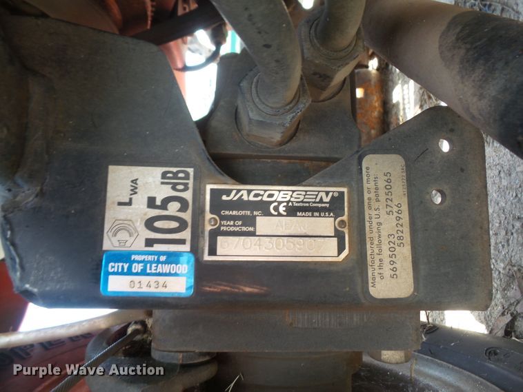 image for item FJ9141 2009 Jacobsen Tri-King 1900D lawn mower