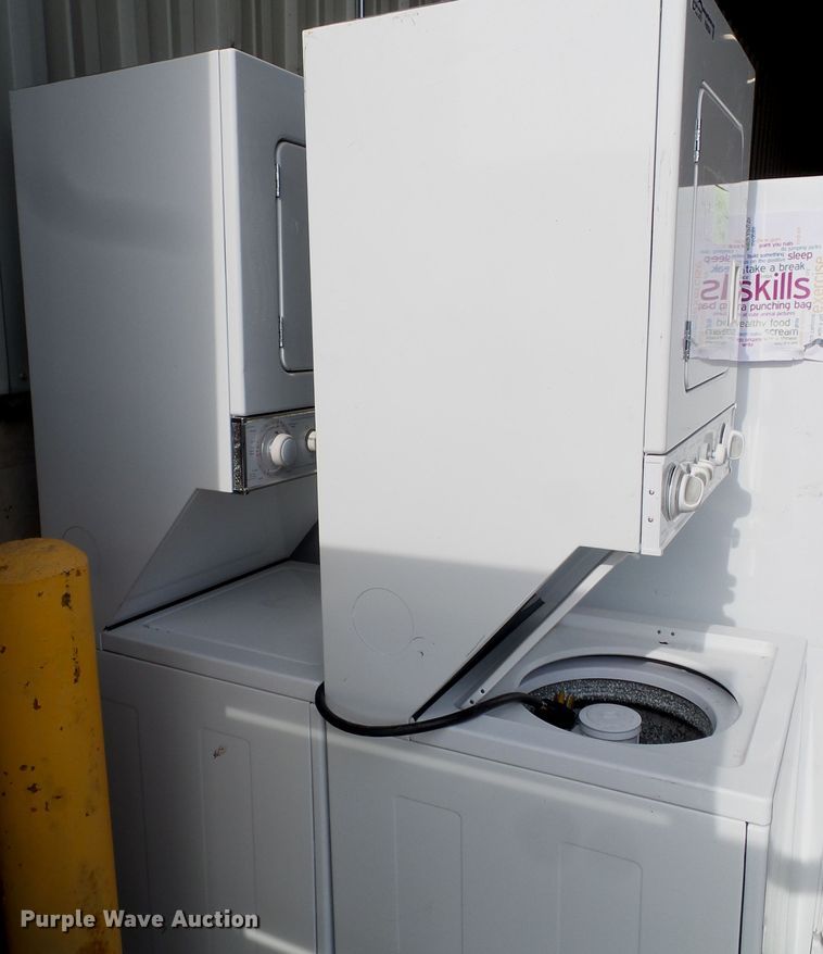 (2) washer/dryer combinations in Des Moines, IA Item FM9394 for sale