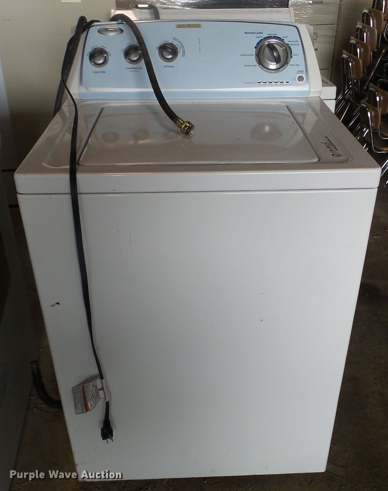 Appliances in Des Moines, IA Item FM9405 sold Purple Wave