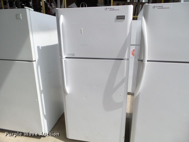 (3) refrigerators in Des Moines, IA Item FM9408 sold Purple Wave