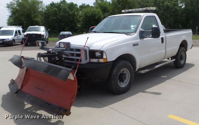 image for item FM9427 2003 Ford F250 Super Duty XL pickup truck