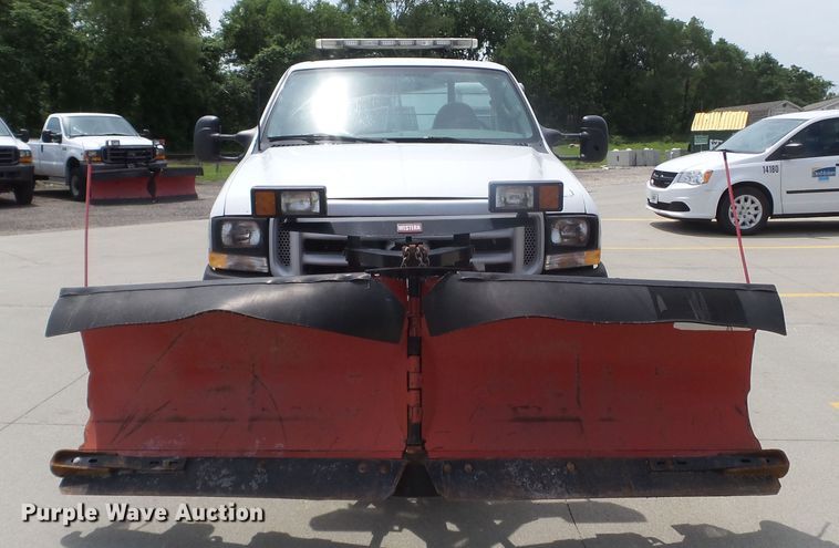 image for item FM9427 2003 Ford F250 Super Duty XL pickup truck