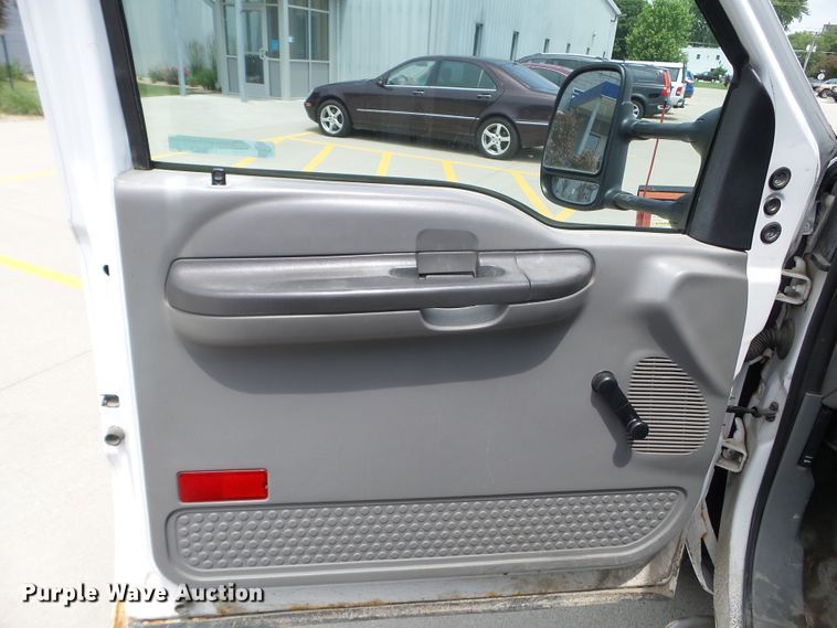 image for item FM9427 2003 Ford F250 Super Duty XL pickup truck