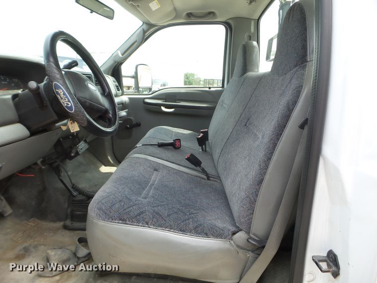 image for item FM9427 2003 Ford F250 Super Duty XL pickup truck