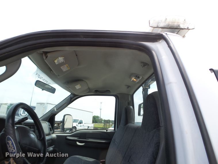 image for item FM9427 2003 Ford F250 Super Duty XL pickup truck