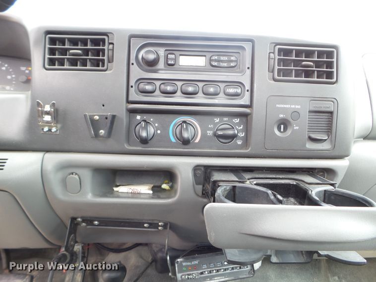 image for item FM9427 2003 Ford F250 Super Duty XL pickup truck