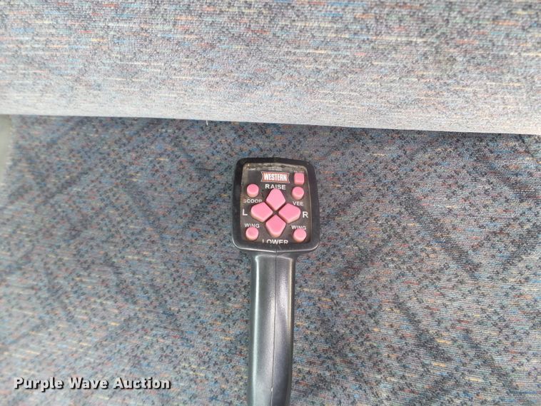 image for item FM9427 2003 Ford F250 Super Duty XL pickup truck