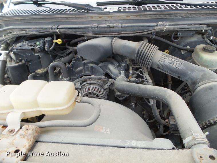 image for item FM9427 2003 Ford F250 Super Duty XL pickup truck