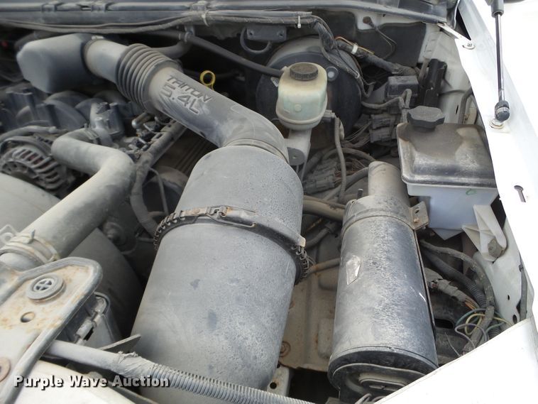 image for item FM9427 2003 Ford F250 Super Duty XL pickup truck