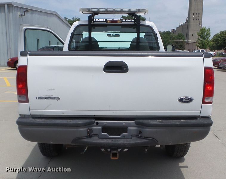 image for item FM9427 2003 Ford F250 Super Duty XL pickup truck