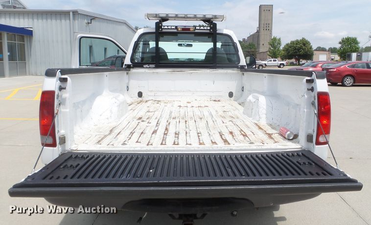 image for item FM9427 2003 Ford F250 Super Duty XL pickup truck