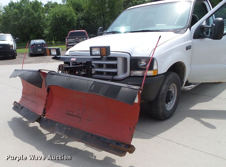 image for item FM9427 2003 Ford F250 Super Duty XL pickup truck