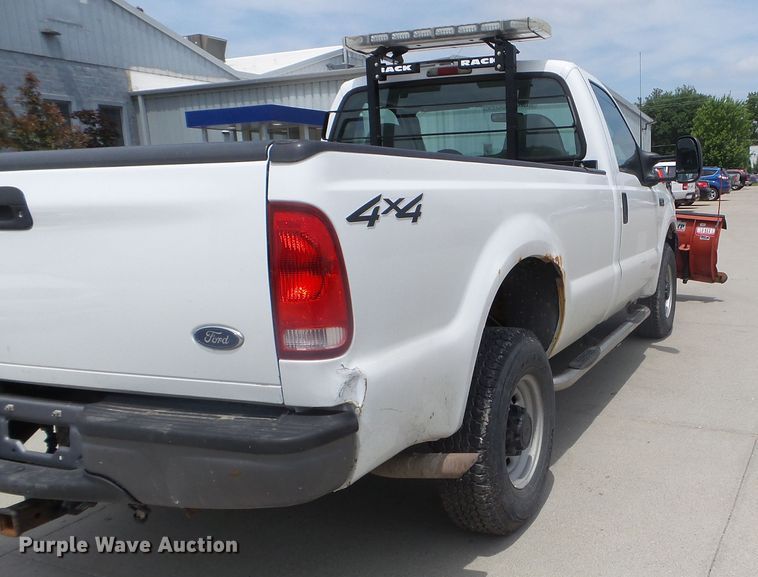 image for item FM9427 2003 Ford F250 Super Duty XL pickup truck