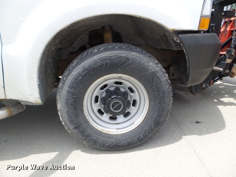 image for item FM9427 2003 Ford F250 Super Duty XL pickup truck