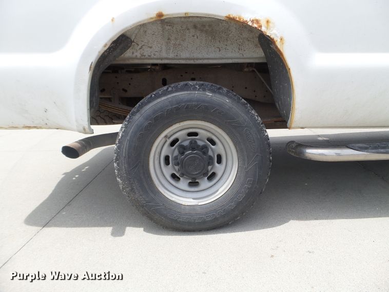 image for item FM9427 2003 Ford F250 Super Duty XL pickup truck