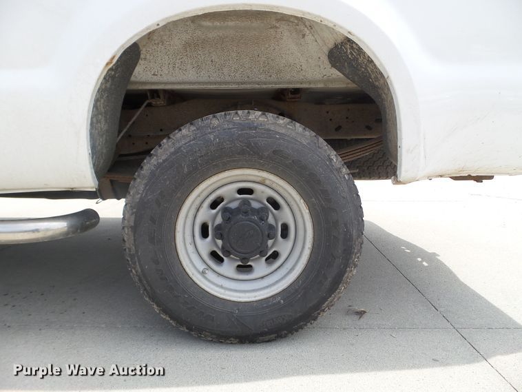 image for item FM9427 2003 Ford F250 Super Duty XL pickup truck